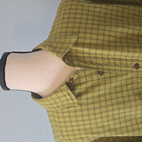 PATAGONIA Mens Short Sleeve Puckerware Button Down Shirt Avocado Green Sz XXL - Picture 2 of 14